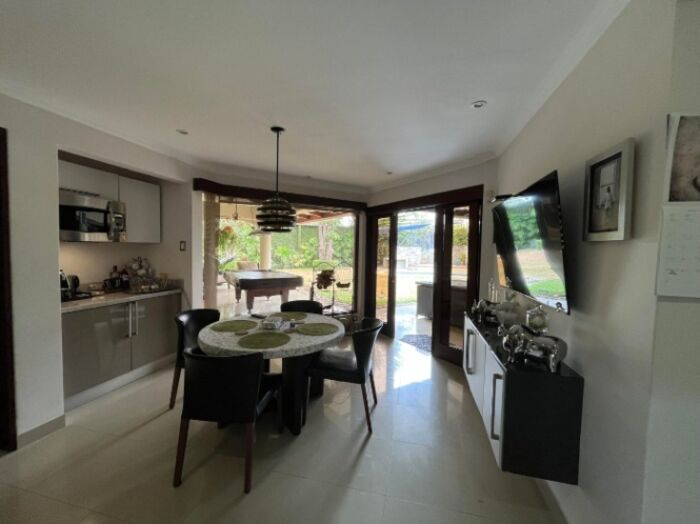 Venta de Casa en Santa Ana, San José. in Santa Ana, San José — $1,850,000