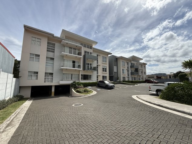 Venta de Apartamento amoblado en Santa Ana in Santa Ana, San José — $215,000