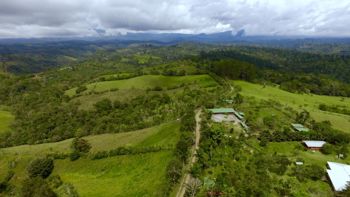 VENTA DE FINCA, PUNTARENAS, COTO BRUS, SAN VITO in San Vito, Coto Brus, Puntarenas — $4,500,000 - Photo 4 of 15