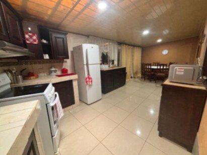 CASA DE PLAYA EN VENTA, PUNTARENAS, $857.000, Cod#25-932 en El Roble, Puntarenas — ₡ 857 000