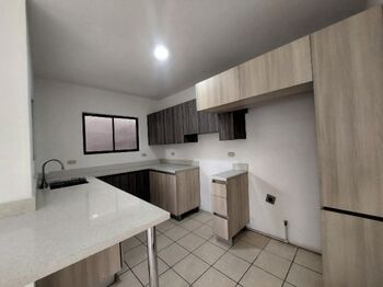 Venta de Casa en San Francisco de Heredia. RAH 25-2038 en San Francisco, Heredia — 107 000 000 ₡ - Foto 4 de 20