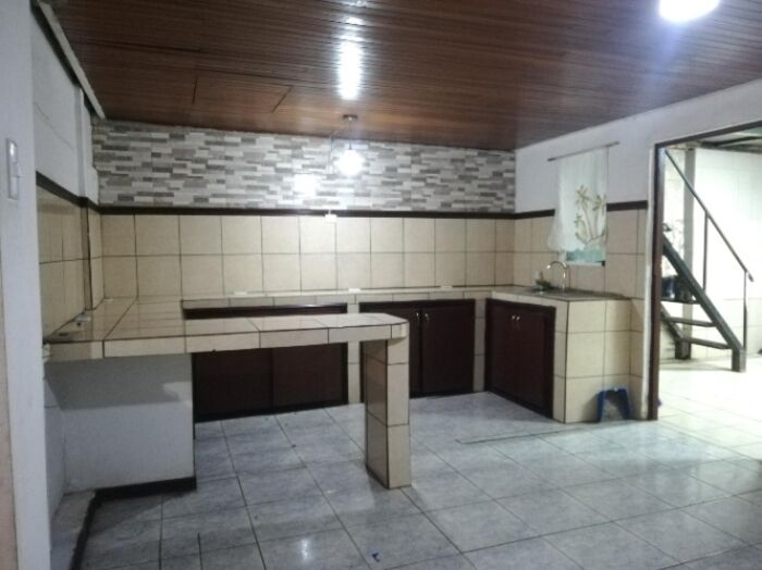 Propiedad Multifuncional en Ubicación Estratégica en Alajuelita, San José — $88,500