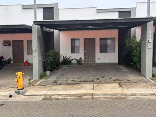 One-level house for sale with patio and electric vehicle charging