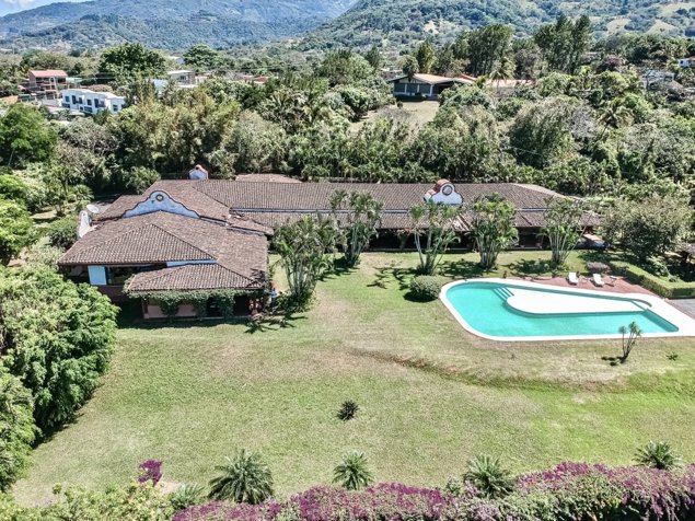 Venetian Oasis Estate luxury home for rent in Santa Ana Costa Rica en Santa Ana, San José — $11,000