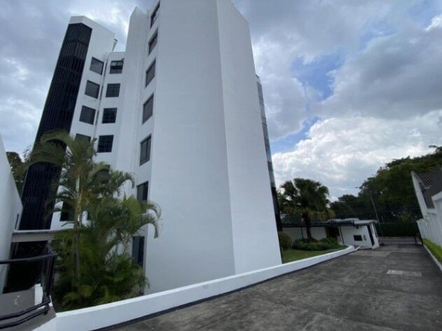 Se vende apartamento en San Rafael Escazú 26-145 en San Rafael, Escazú, San José — $375,000