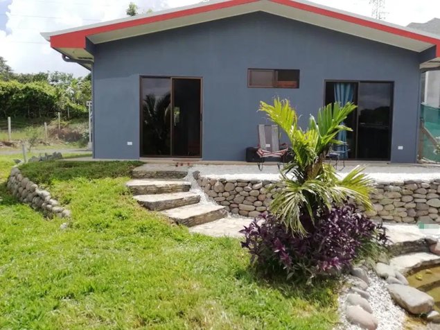 Linda casa en Santa Eulalia de Atenas con piscina natural en Santa Eulalia, Atenas, Alajuela — 72 500 000 ₡ - Foto 1 de 15