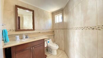 Bella Casa en Alquiler en San Rafael de Escazú. RAH 25-954 en San Rafael, Escazú, San José — $3,950 - Foto 5 de 6