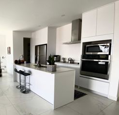 Exclusiva Casa Contemporánea en Venta en San Antonio Escazú en San Antonio, Escazú, San José — $410,000 - Foto 5 de 16