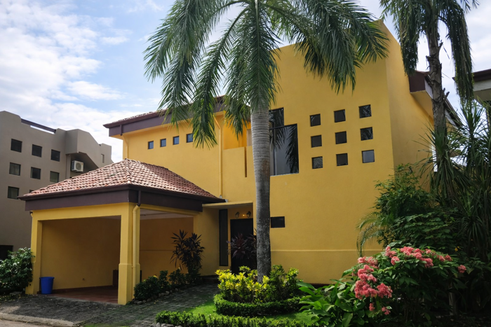 Villa en Venta en Playa Hermosa en Jacó, Garabito, Puntarenas — $1,250,000