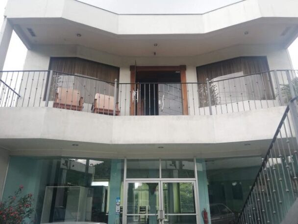 Se vende amplio edificio comercial en Mata Redonda San José 22-2560 in Mata Redonda, San José — $490,000