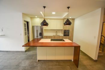 Casa de 3 Habitaciones con línea blanca Condominio en Río Palma in Escazú, San José — $310,000 - Photo 2 of 40