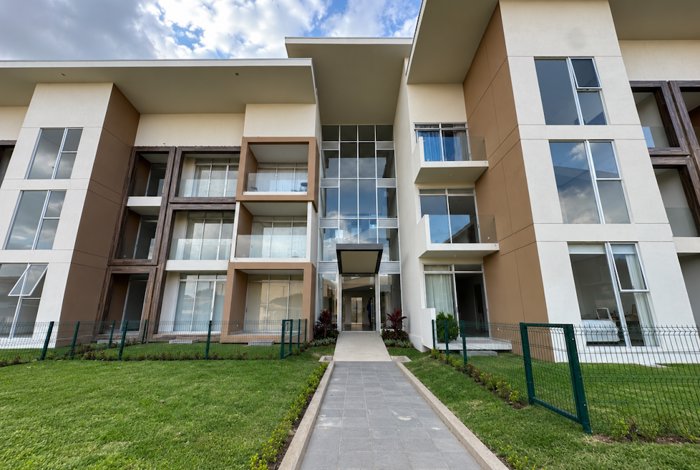 Apartamento para estrenar de 3 habitaciones en Vistas a la Colina en Pozos, Santa Ana, San José — $1,900