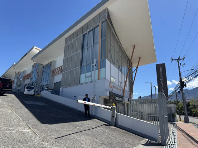 Venta de Ofibodega comercial en Escazú in Escazú, San José — $350,000 - Photo 2 of 15