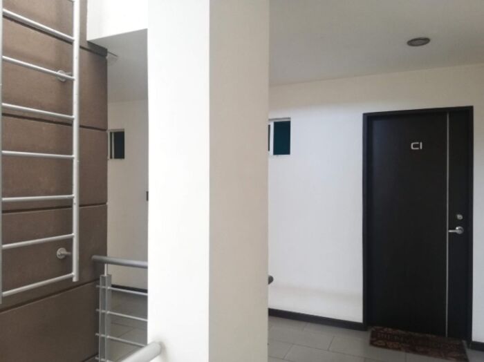 Se vende espacioso apartamento en Uruca San José 24-1158 in Santa Ana, San José — $198,000