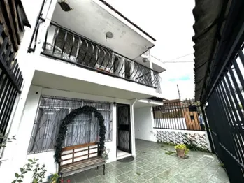 Venta de bella casa en Zapote los yoses sur /25-310