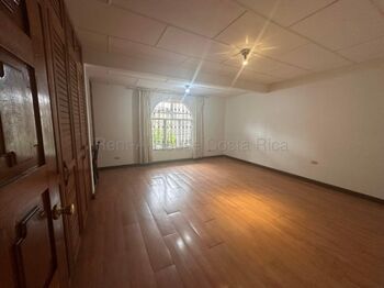 Venta de hermosa casa ubicada en San Vicente de Moravia 27-9 en San Vicente, Moravia, San José — 162 500 000 ₡ - Foto 4 de 16