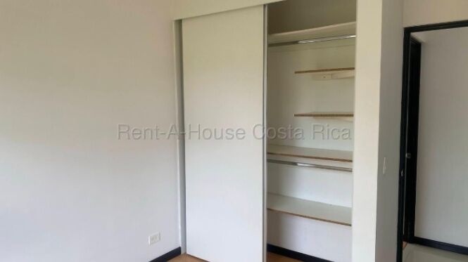 Venta apartamento moderno con balcón, vista al Irazú y amenidades tipo club #26-1809 GS in Granadilla, Curridabat, San José — $174,000