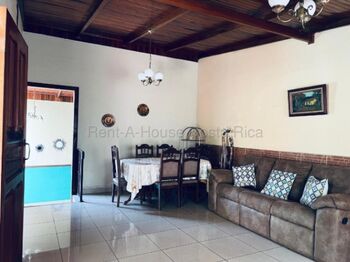 Venta de casa con apartamento independiente y lote amplio #26-2204 GS in Desamparados, San José — $282,608 - Photo 4 of 10