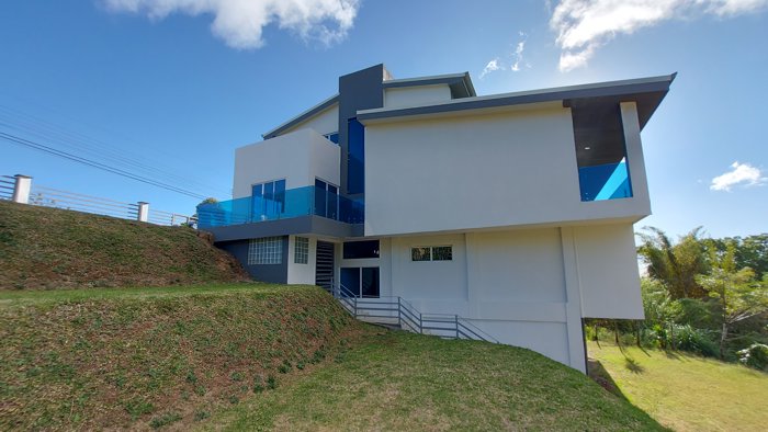 Lujosa Casa - Cañuelas in San Miguel, Naranjo, Alajuela — $495,000 - Photo 3 of 29