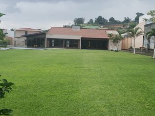 Propiedad con dos casas en Avenida de Oro en Tres Ríos, La Unión, Cartago — $2,300,000 - Foto 5 de 16