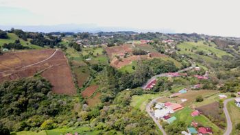 Espectacular Terreno con Vistas a la Montaña en Zarcero | 3000 m² - Foto 3 de 3