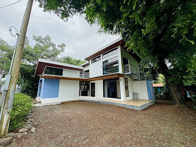 Casa Moderna en Venta en Playas del Coco – 2 Habitaciones in Sardinal, Carrillo, Guanacaste — $255,000