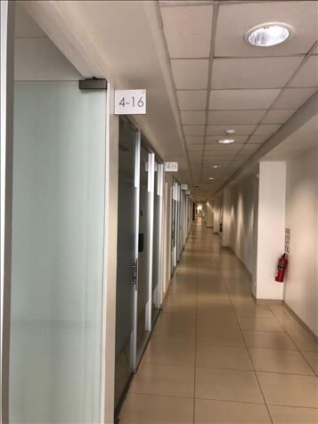 ALQUILER DE OFICINA, SAN JOSÉ, ESCAZU, DISTRITO 4 en Escazú, San José — $1,071