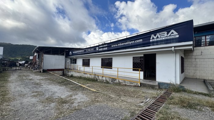 Venta Bodega Industrial cerca de la zona franca La Lima, Cartago (AD) in San Nicolás, Cartago — $1,500,000 - Photo 2 of 12