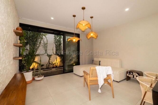 Se alquila casa en Santa Ana San José 26-1699 en Pozos, Santa Ana, San José — $1,600
