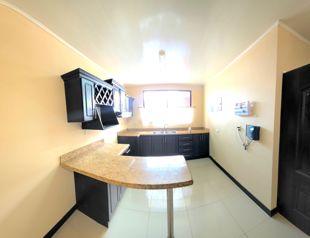 Casa Sto Dom,Heredia / 3 Habit / 2 Baños /Jardín / Patio y Garaje in Pará, Santo Domingo, Heredia — $249,800 - Photo 4 of 17
