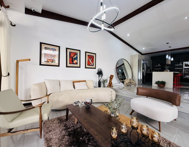 Venta de Hermosa Casa y oficinas en Ciudad Colón in Colón, Mora, San José — $945,000 - Photo 2 of 20