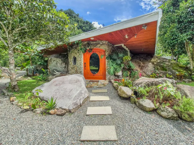 Una extraordinaria casa de diseño arquitectónico ubicada en Rivas, Pérez Zeledón in Rivas, Pérez Zeledón, San José — $1,300,000