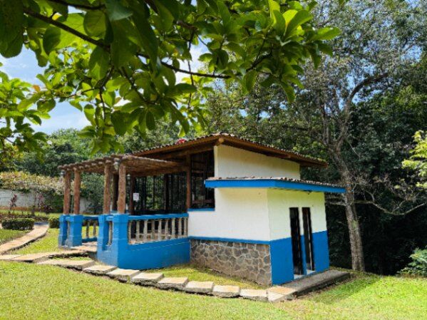 Quinta con 3 casitas vacacionales en Coyolar, Orotina, Alajuela en Coyolar, Orotina, Alajuela — ₡ 248 000 000