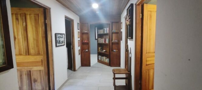 MLS-LS VENTA PROPIEDAD CON HERMOSA CASA SAN RAFAEL HEREDIA en Ángeles, San Rafael, Heredia — $650,000