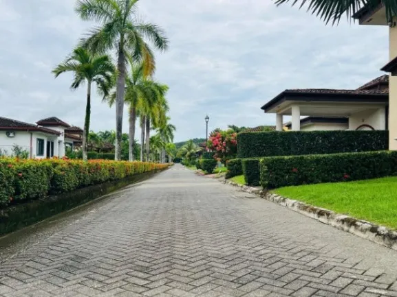 FOR SALE: HOUSE IN CONDOMINIUM IN BEJUCO in Parrita, Puntarenas — $525,000 - Photo 2 of 36
