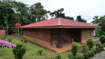 Private Wooden River-front Retreat with Pool in Pérez Zeledón – US $53 en San Isidro De El General, Pérez Zeledón, San José — $650,000 - Foto 2 de 46