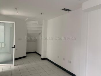 Alquiler | Local comercial de 365 m² para oficinas en Barrio Escalante #27-51 GS in Carmen, San José — $2,600 - Photo 4 of 5