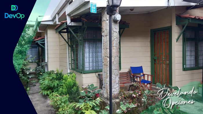 VENTA TERRENO + CASA PARA DEMOLER Y CONSTRUIR (100m de la UCR) in Curridabat, San José — ₡ 90 000 000