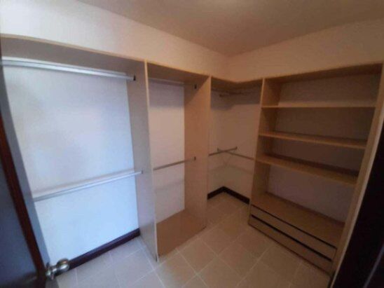 Venta de Apartamento en Avalon, Santa Ana. RAH 26-1008 in Santa Ana, San José — $180,000
