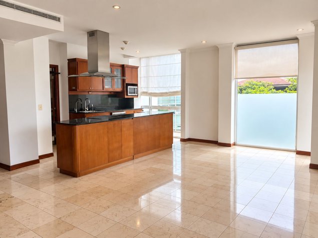 Gan Oportunidad de alquiler en Torres del Country in San Rafael, Escazú, San José — $2,500 - Photo 1 of 4