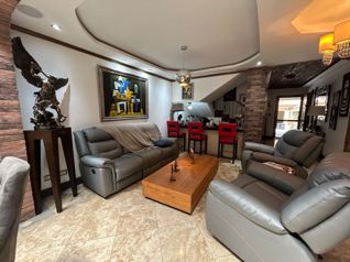 Luxury Residence in Guachipelín: Space, Elegance and Exclusivity in San Rafael, Escazú, San José — $450,000 - Photo 4 of 13