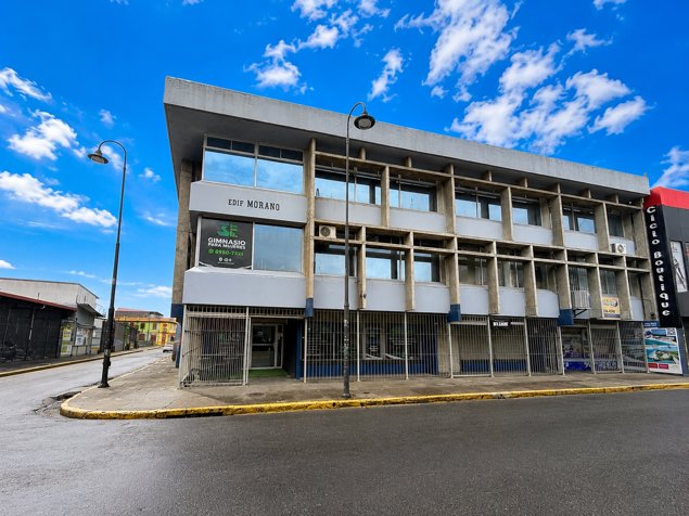 ALQUILER OFICINA CON 5 PARQUEOS EXCLUSIVOS Y ASCENSOR of.3 (MJ) in Carmen, San José — ₡ 590 000