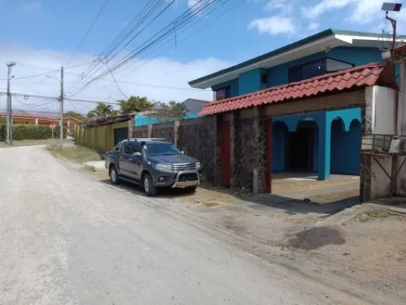 Se vende espaciosa casa con amplios espacios en Santo Domingo Heredia 24-659 en Santo Domingo, Heredia — $325,000 - Foto 3 de 22