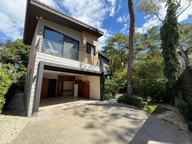 Modern 3-Bedroom Loft for Sale in Playa Potrero | Luxury Home in Guanacaste en Tempate, Santa Cruz, Guanacaste — $875,000
