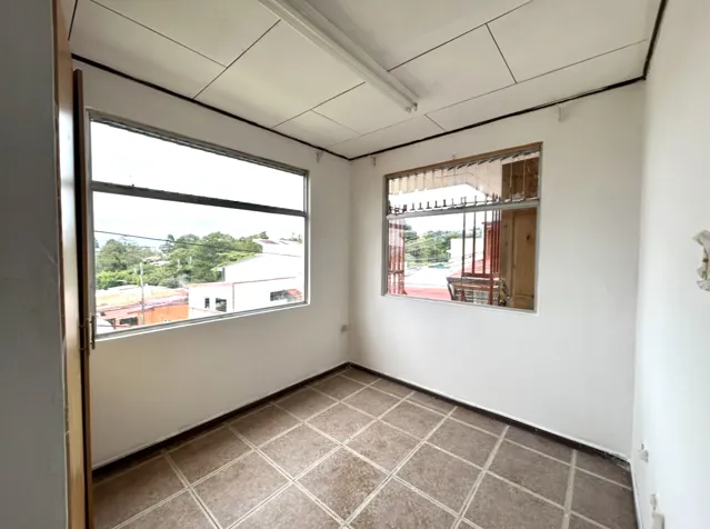 VENTA DE EDIFICIO CON 3 APARTAMENTOS, DULCE NOMBRE, LA UNIÓN in Dulce Nombre, La Unión, Cartago — $178,000 - Photo 3 of 15