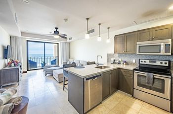 Condominio 1 habitación frente al mar en Croc’s Resort Jacó en Jacó, Garabito, Puntarenas — $370,000 - Foto 2 de 14