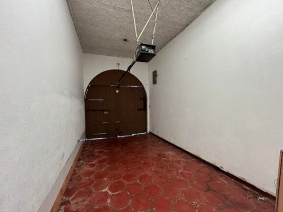 Se vende espaciosa casa con uso mixto en Alajuela Centro 25-1221 en Alajuela — $255,000 - Foto 2 de 16