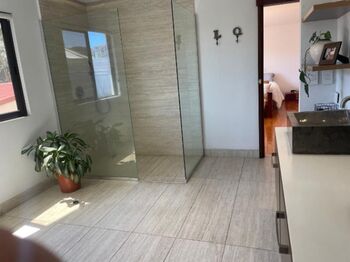 ALQUILER DE CASA, ESCAZÚ, LOS LAURELES, RESIDENCIAL LOS MALINCHES  in Escazú, San José — $3,950 - Photo 5 of 21