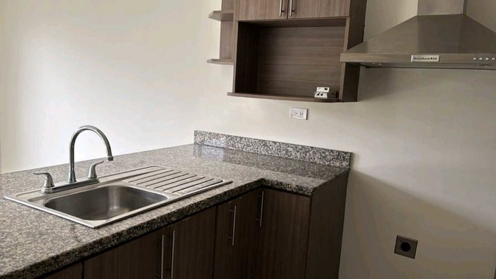 ALQUILO HERMOSO CONDOMINIO EN PLANTA BAJA,  REAL CARIARI, HEREDIA en Ulloa, Heredia — $1,000 - Foto 2 de 14