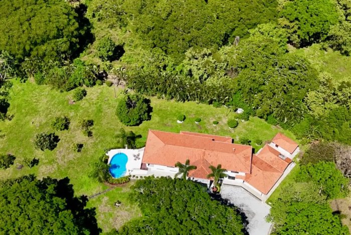 Tropical Bliss – Casa Inteligente de Lujo en Atenas en Atenas, Alajuela — $1,250,000 - Foto 2 de 21